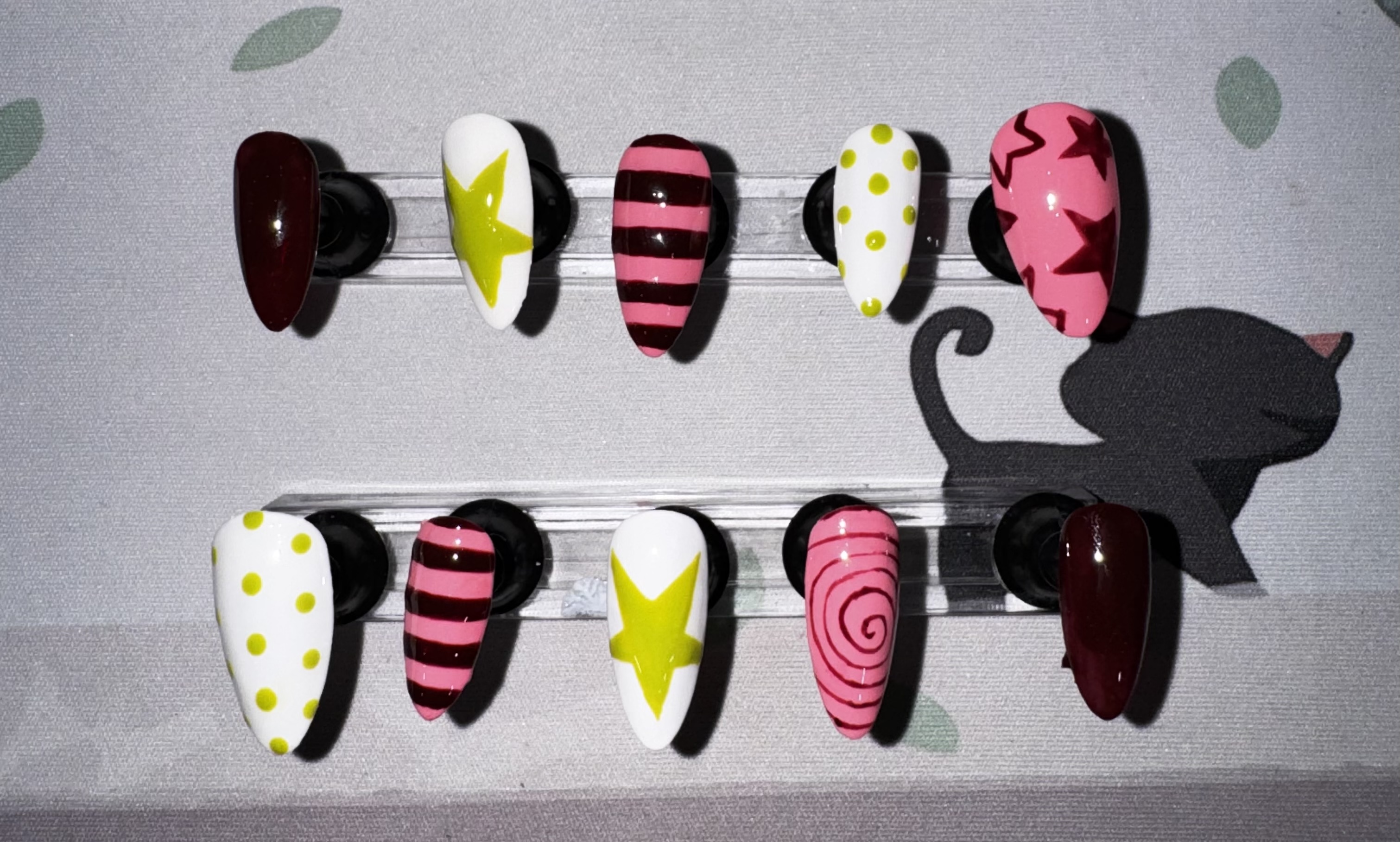 Press on nails